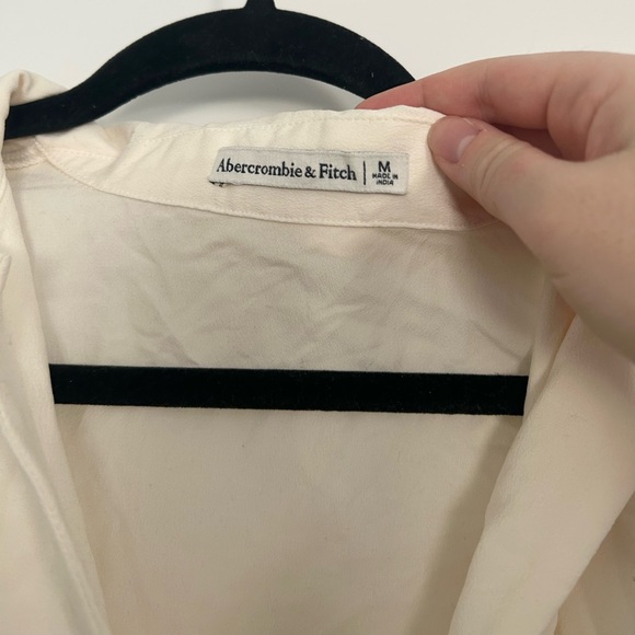 Abercrombie Cream Twist Front Cropped Collar Blouse - Picture 2 of 4